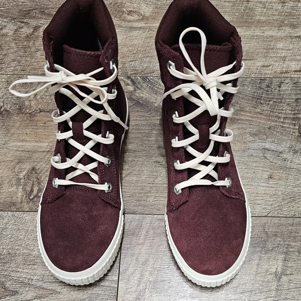 Timberland  High-Top Sneakers women's size 5.5